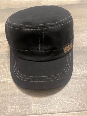 Roots Black Military-Style Cotton Cap with Contrast Stitching